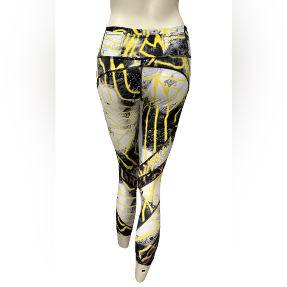 NWT Twin Fantasy Queen Print Panel Legging M Italian Fabric $249 Retail - Picture 2 of 16